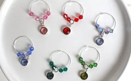 How to Choose the Right Wine Charm Set