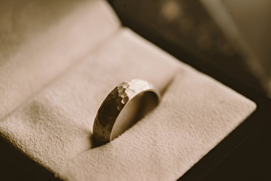 What Are the Best Features of Men's Wedding Bands