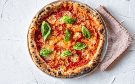 Why Should You Try Margherita Pizza For a Family Lunch?