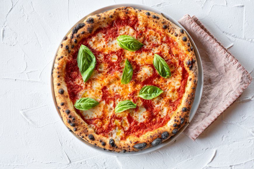 Why Should You Try Margherita Pizza For a Family Lunch?